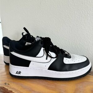 Nike Air Force 1 ‘Panda’